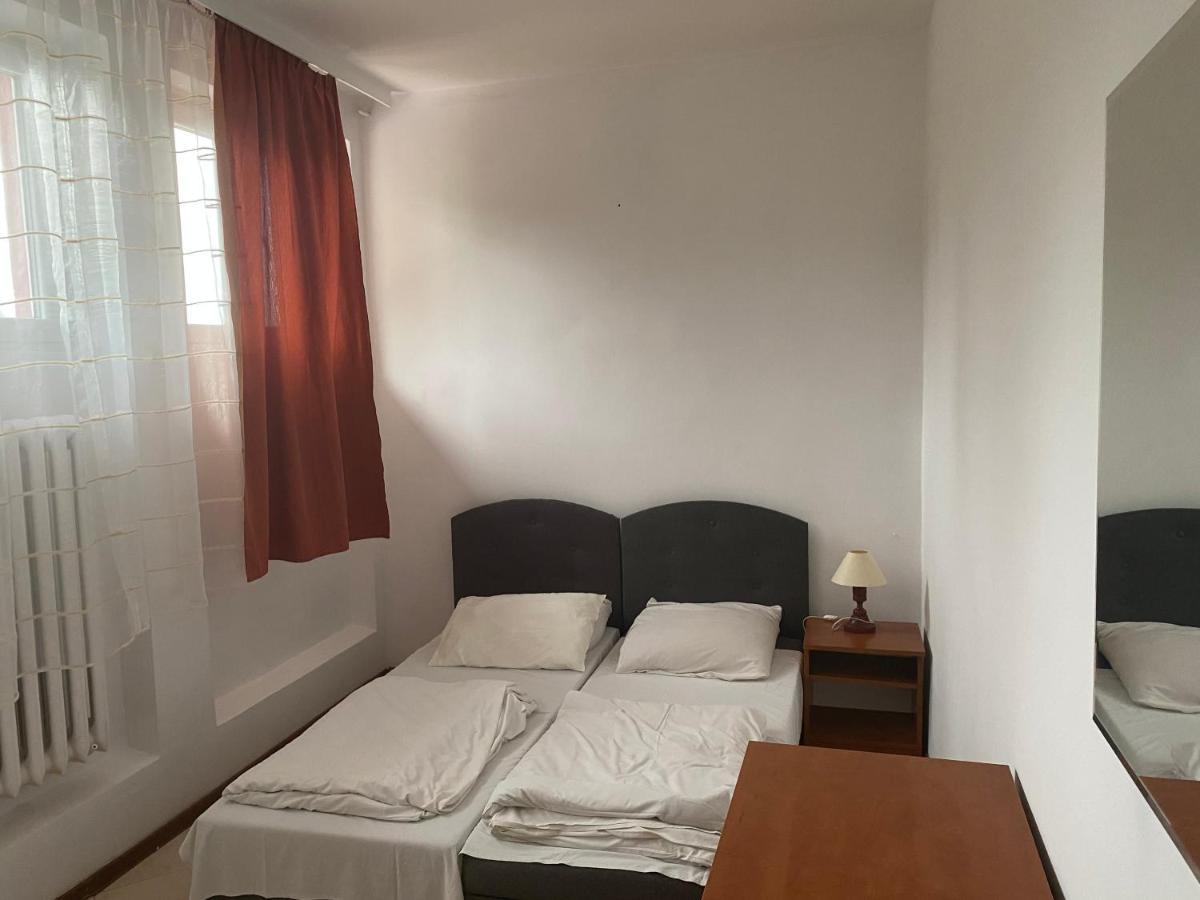 Zajazd Wiking Wasilków Kamer foto